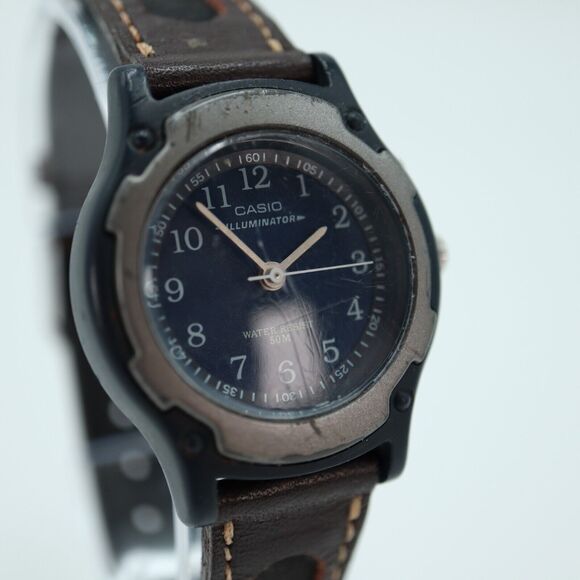 Vintage Womens Casio Illuminator Watch 30mm Blue Dial LQ-141 w New Battery - Picture 2 of 12